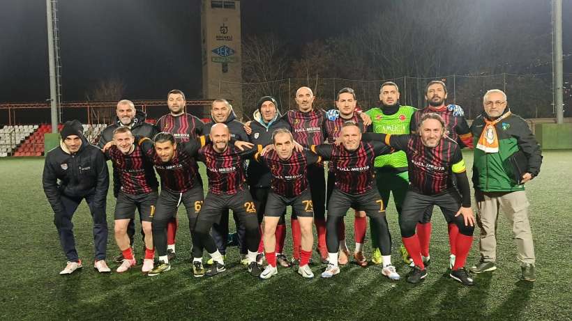Full Medya Bekirpaşa Masterler ilk devreyi zirvede bitirdi