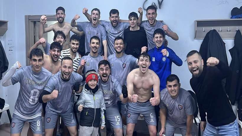 Çenesuyu Plajyoluspor lideri devirdi, zirveye göz kırptı..1-2