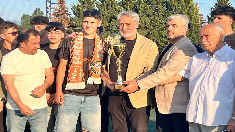 Çenesuyu Plajyoluspor U18, Şampiyonluk Kupasını aldı