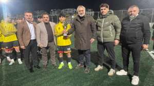 İzmit Yahya Kaptanspor finalde